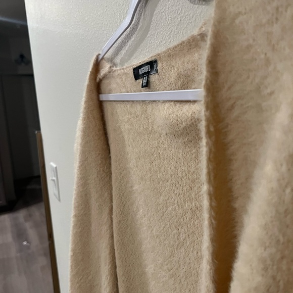 Cream long sleeve super soft cardigan poofy sleeves - Picture 4 of 4